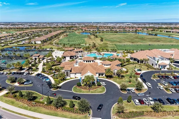 $465,000 | 5721 Palmer Circle, Unit 101, Lakewood Ranch, FL 34211