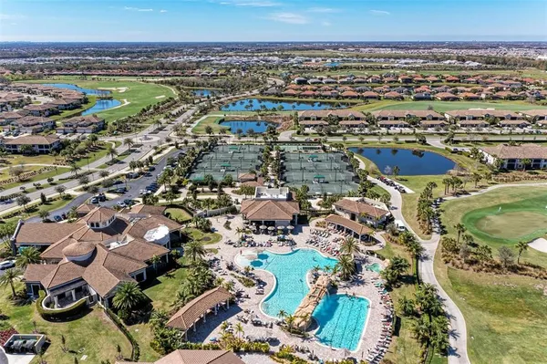 $465,000 | 5721 Palmer Circle, Unit 101, Lakewood Ranch, FL 34211