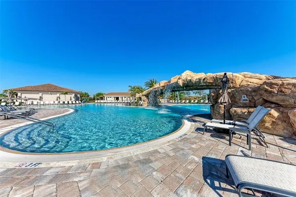 $465,000 | 5721 Palmer Circle, Unit 101, Lakewood Ranch, FL 34211