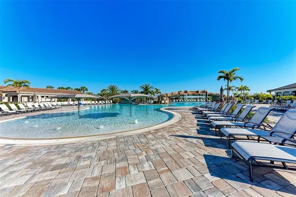 $465,000 | 5721 Palmer Circle, Unit 101, Lakewood Ranch, FL 34211