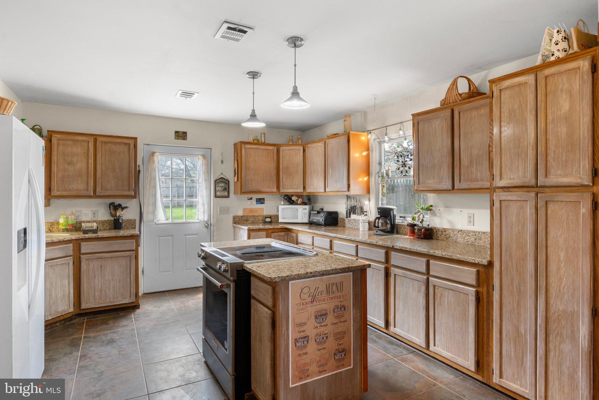 15921 Frederick Road Woodbine, MD 21797 - Photo 11 of 41 Bright and inviting kitchen space.
