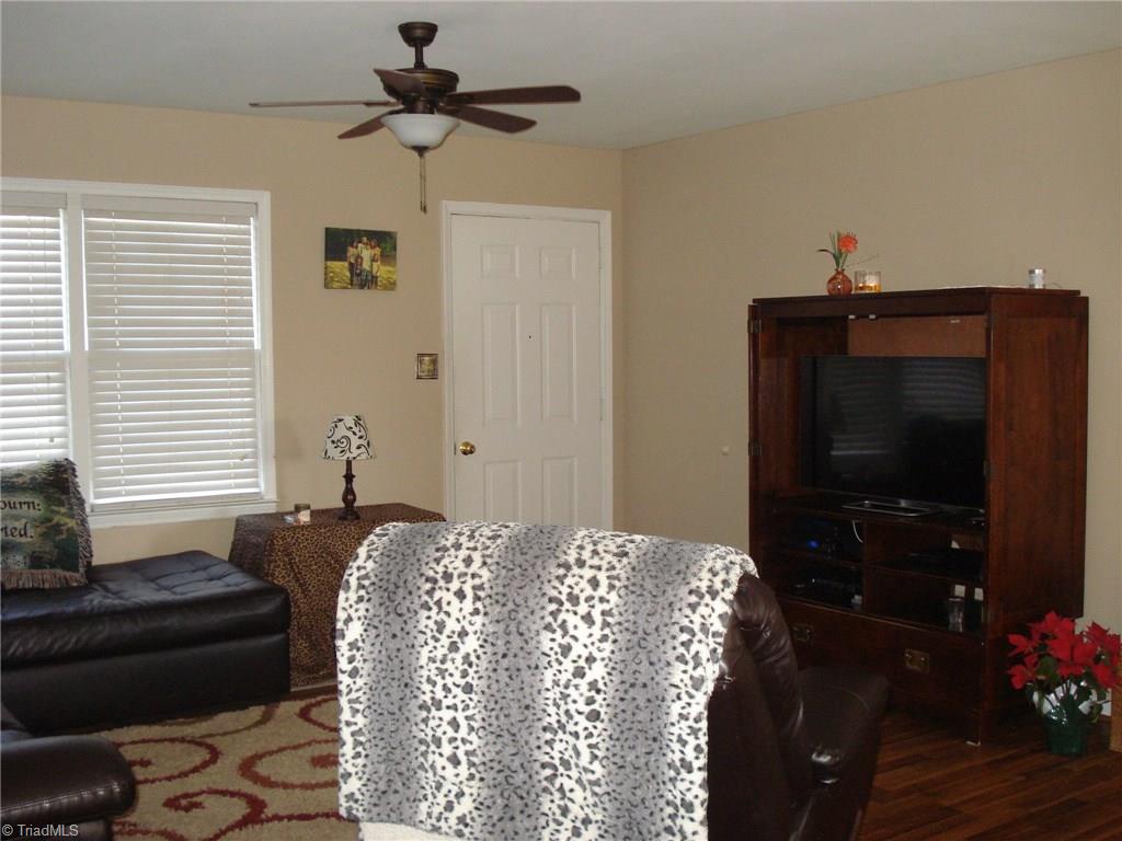 153 Gus Hill Road Clemmons, NC 27012 - Photo 4 of 18 Gallery Image 4