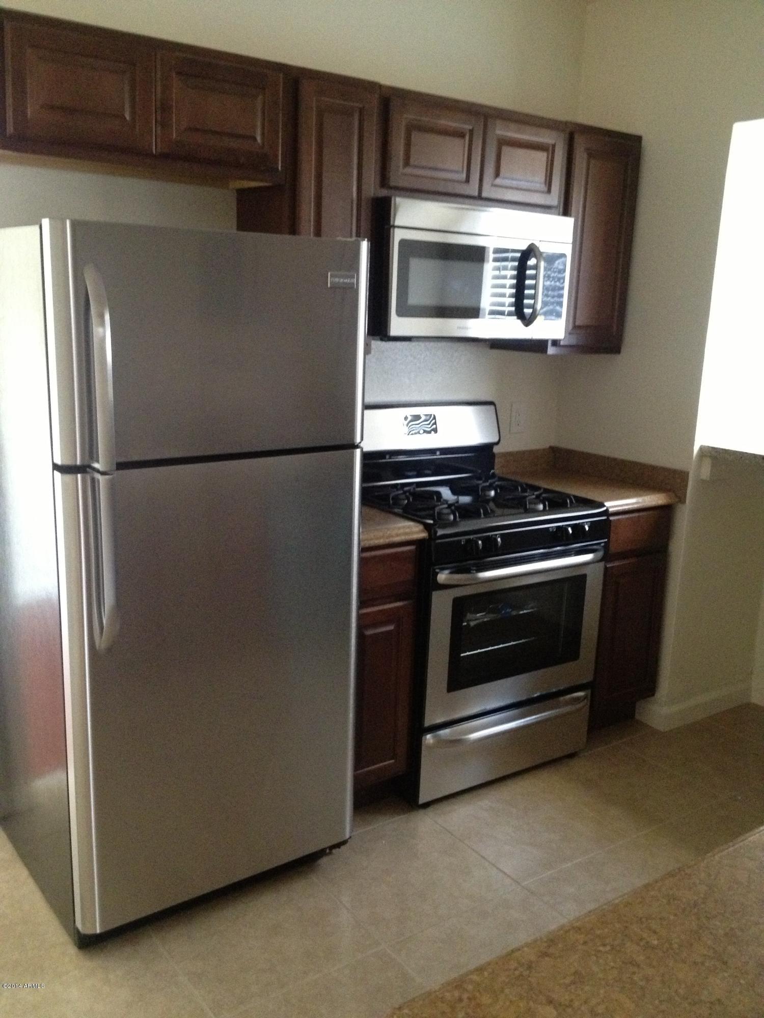 712 East Pierce Street Phoenix, AZ 85006 - Photo 6 of 7 Pierce Unit 1 Kitchen