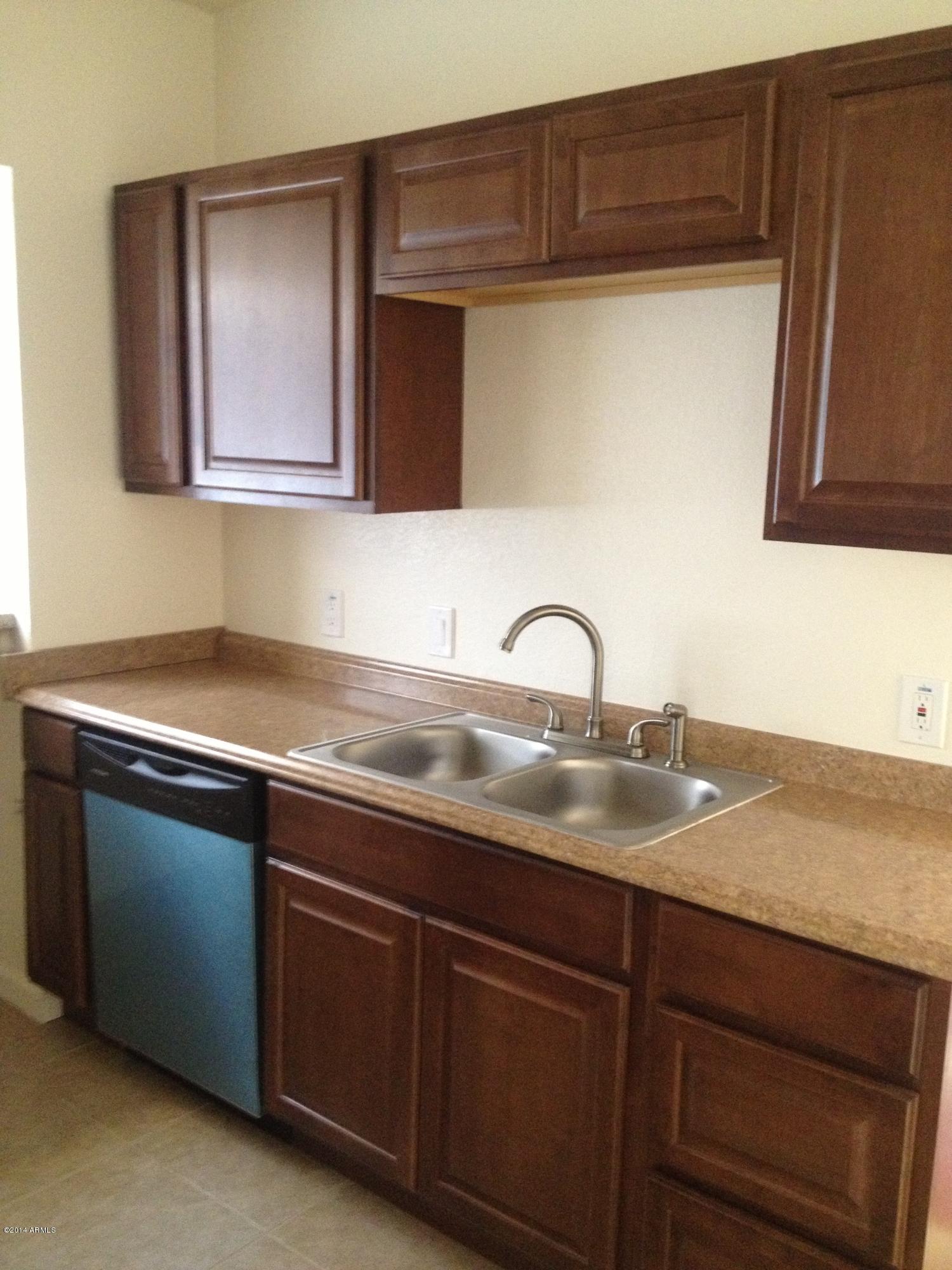 712 East Pierce Street Phoenix, AZ 85006 - Photo 7 of 7 Pierce Unit 1 Kitchen 2