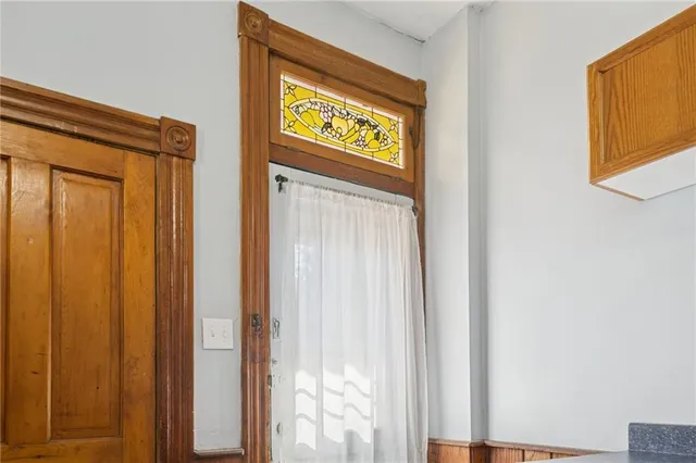 a sign on a door of a house