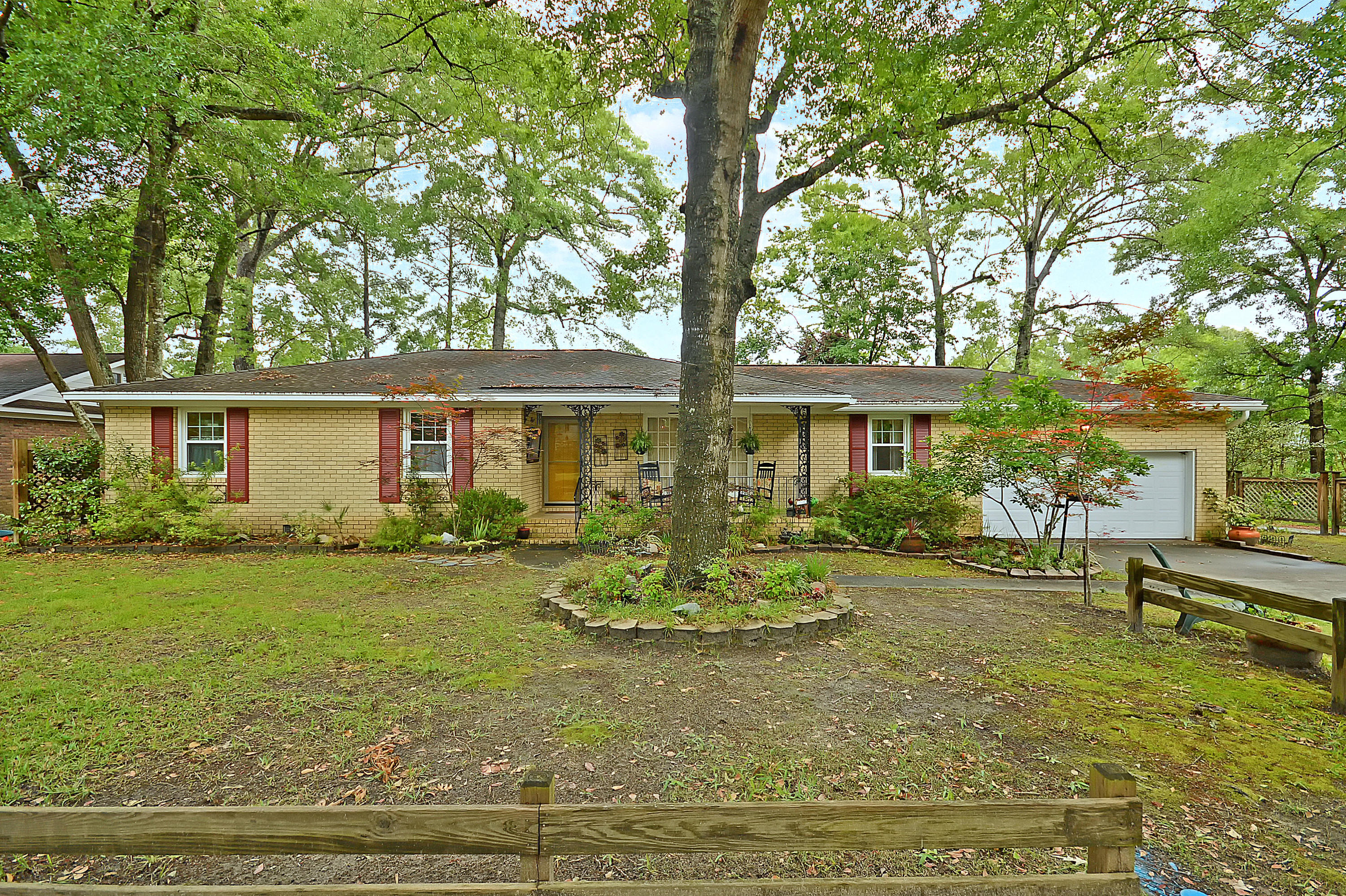 211 Grouse Road Summerville, SC 29485 - Photo 2 of 34 211 Grouse Road, 29485