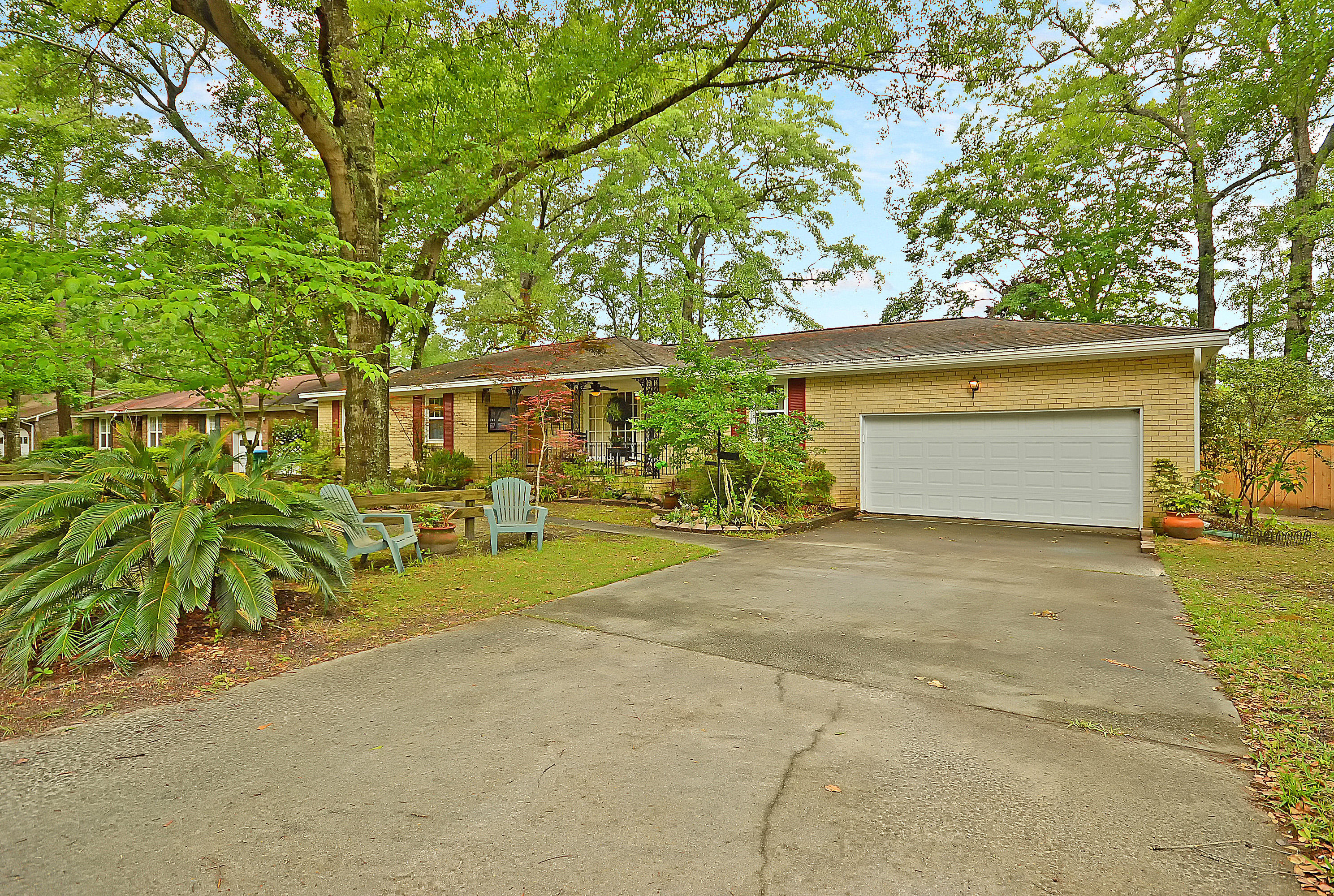 211 Grouse Road Summerville, SC 29485 - Photo 3 of 34 211 Grouse Road, 29485