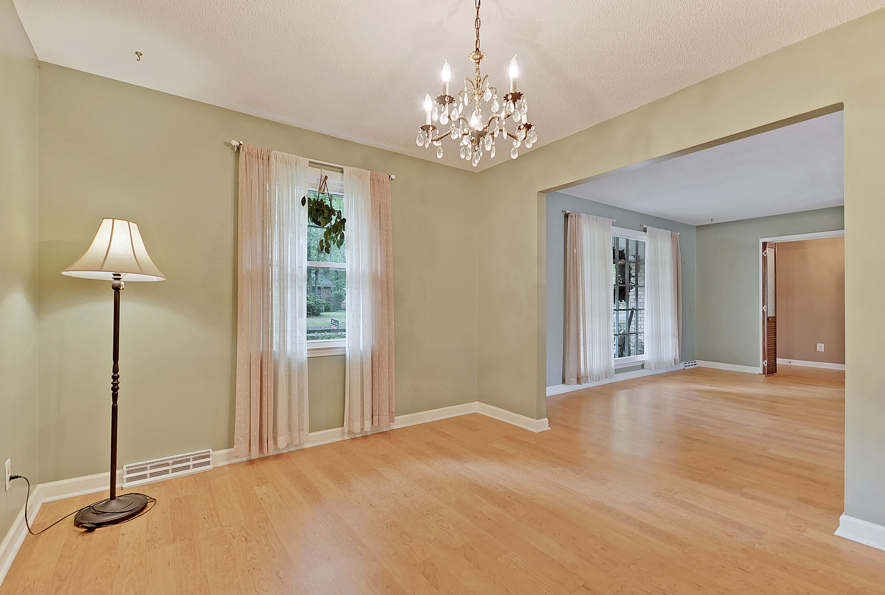 211 Grouse Road Summerville, SC 29485 - Photo 8 of 34 211 Grouse Road, 29485