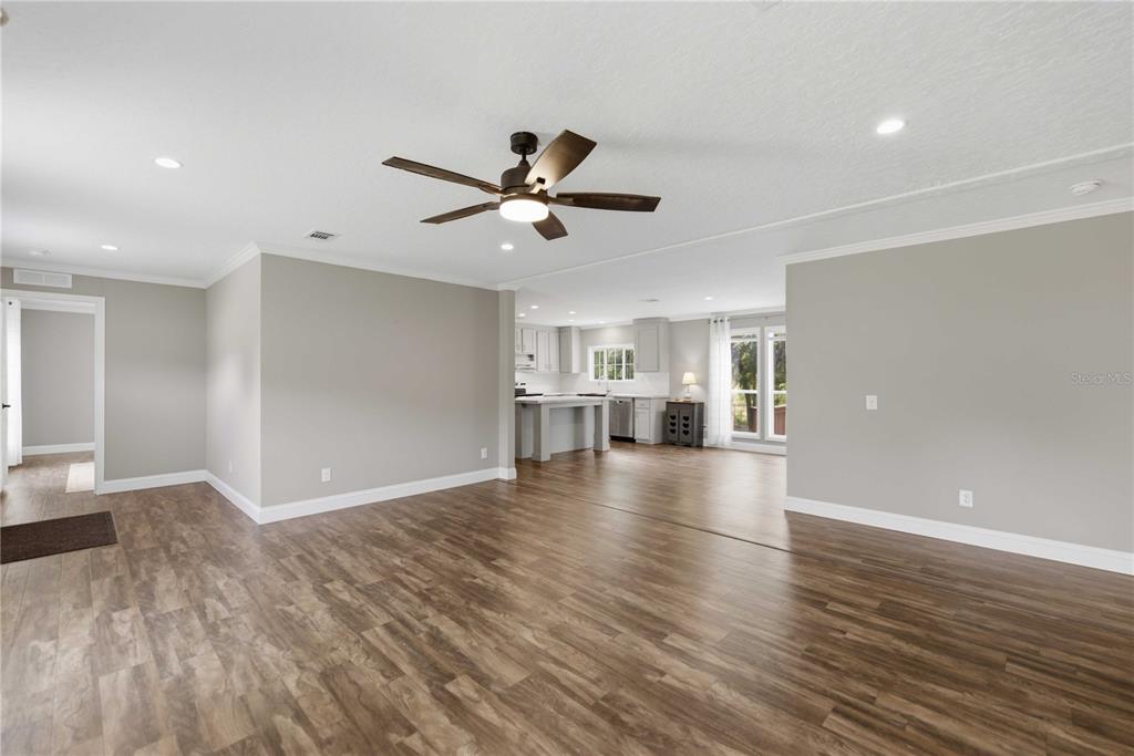 14450 Southeast Sunset Harbor Road Weirsdale, FL 32195 - Photo 12 of 37