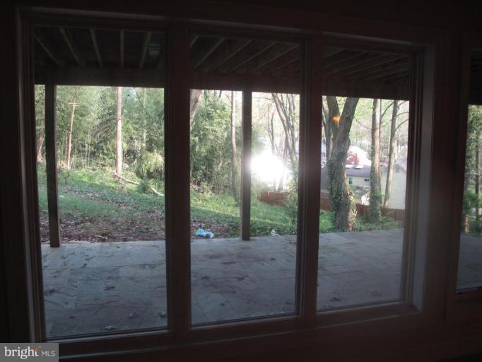 3701 Hummer Road Annandale, VA 22003 - Photo 13 of 15 Back yard