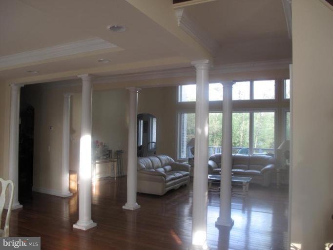 3701 Hummer Road Annandale, VA 22003 - Photo 4 of 15 Living Room #2