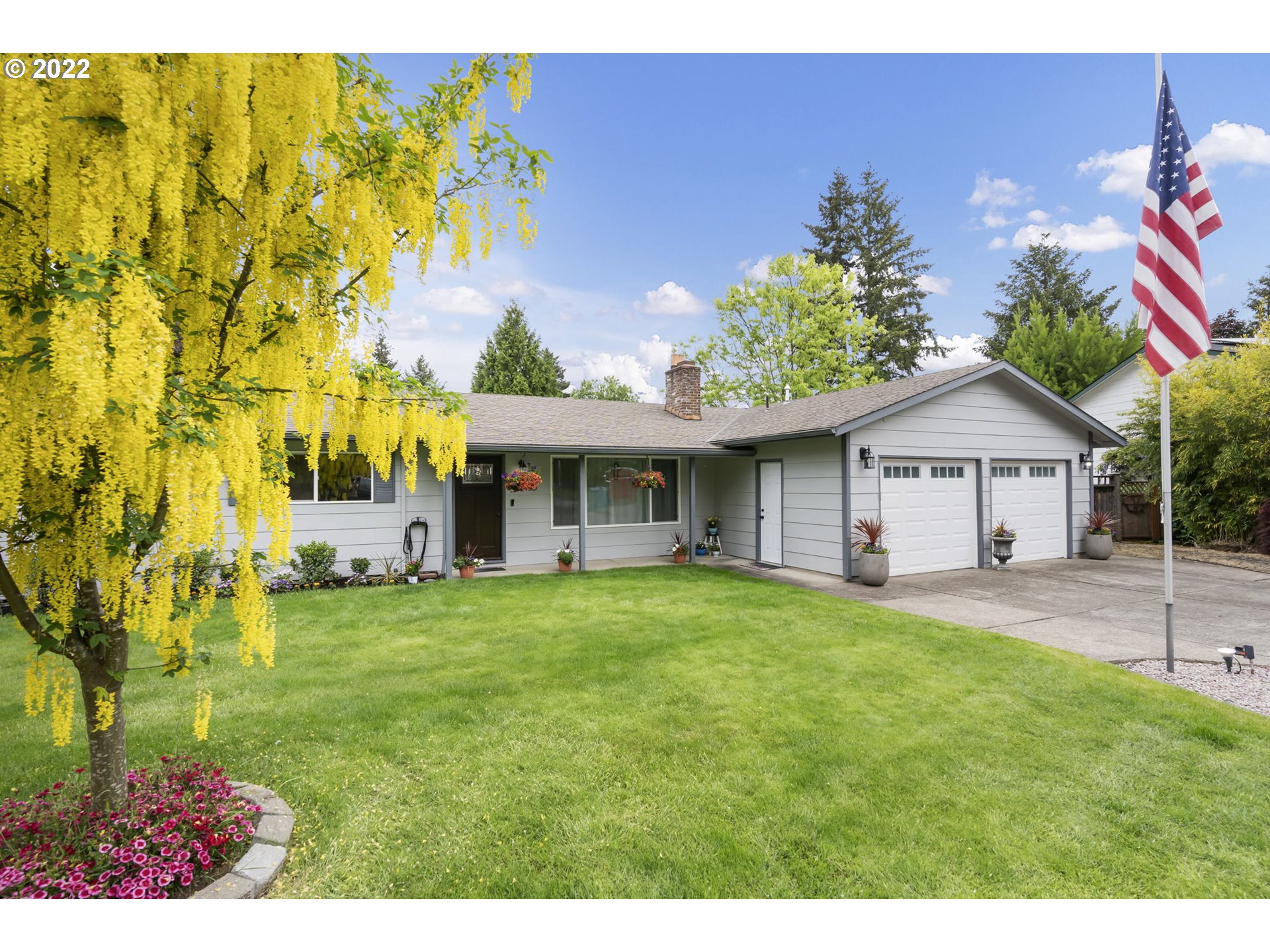 9105 Southwest View Terrace Tigard, OR 97224 - Photo 2 of 32 Gallery Image 2
