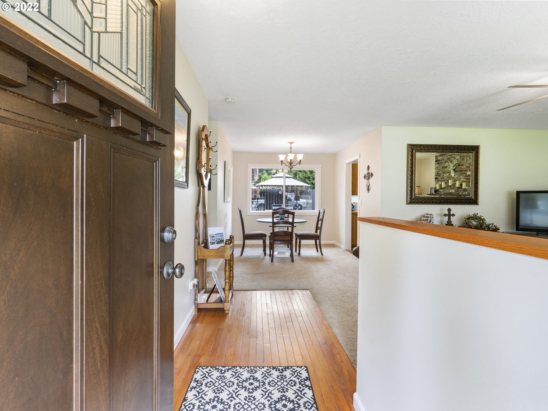 9105 Southwest View Terrace Tigard, OR 97224 - Photo 4 of 32 Gallery Image 4