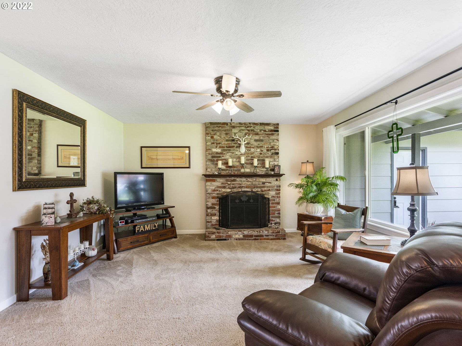 9105 Southwest View Terrace Tigard, OR 97224 - Photo 5 of 32 Gallery Image 5