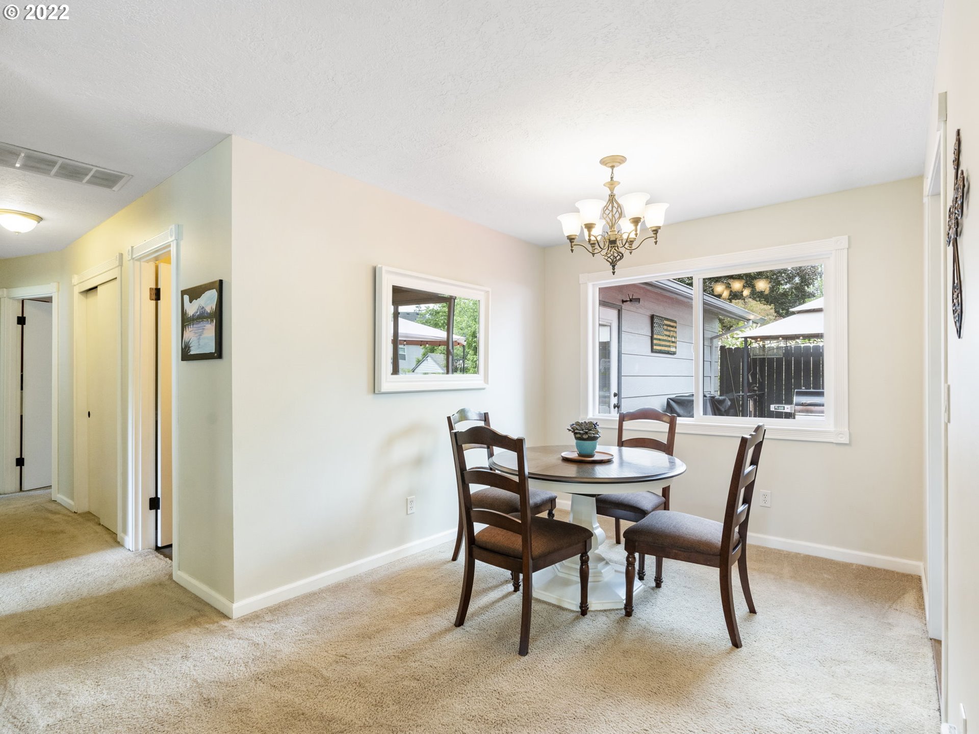 9105 Southwest View Terrace Tigard, OR 97224 - Photo 8 of 32 Gallery Image 8