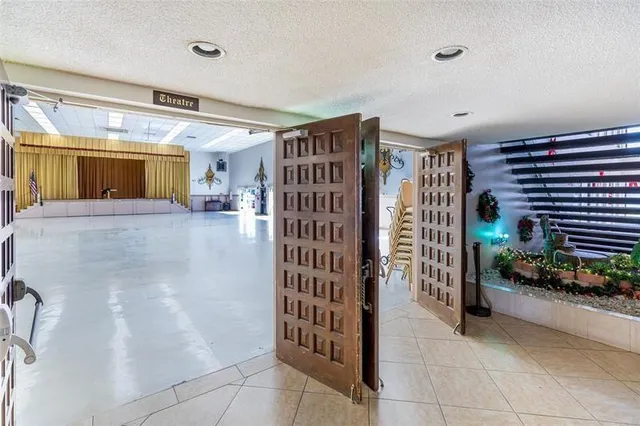 a view of livingroom with hardwood