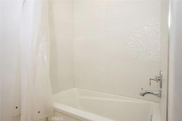 $6,900 | 12510 West Fielding Circle, Unit 1, Playa Vista, CA 90094