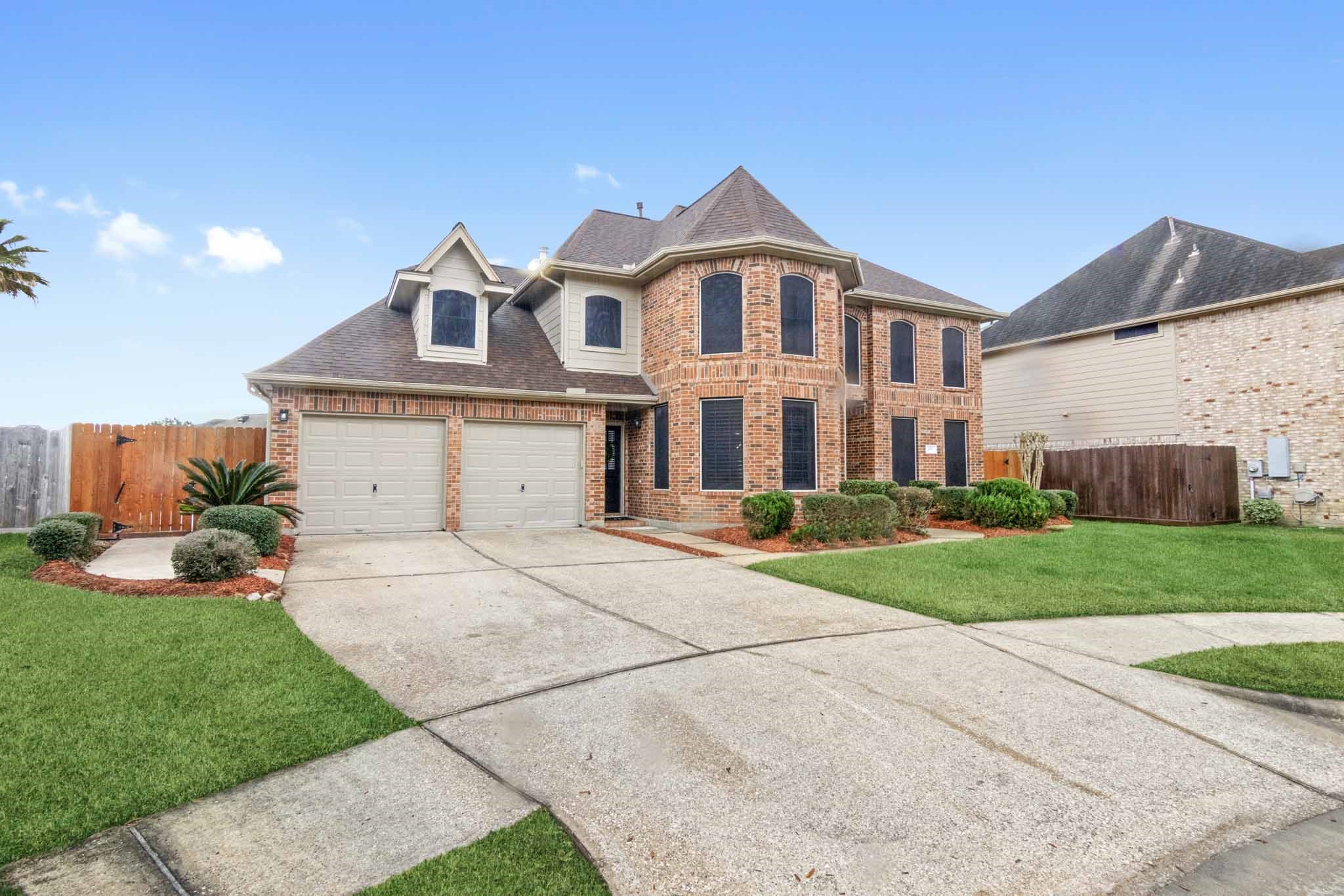 4311 Green Tree Court Pasadena, TX 77505 - Photo 4 of 49 Double wide drive way.