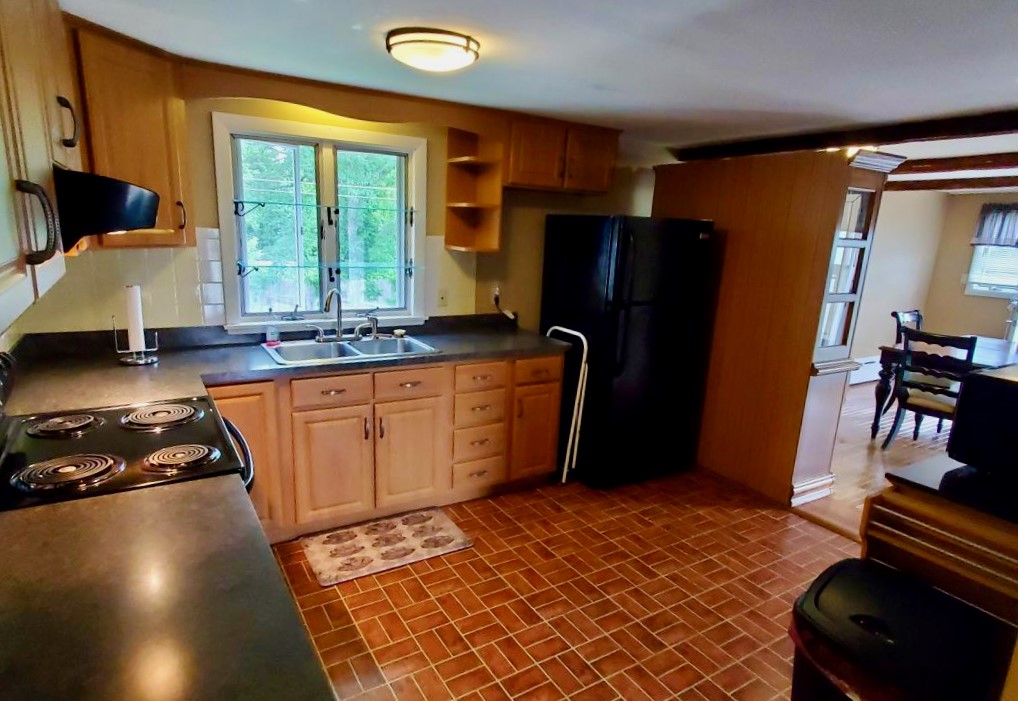 1034 Stafford Road Tiverton, RI 02878 - Photo 4 of 23 Gallery Image 4