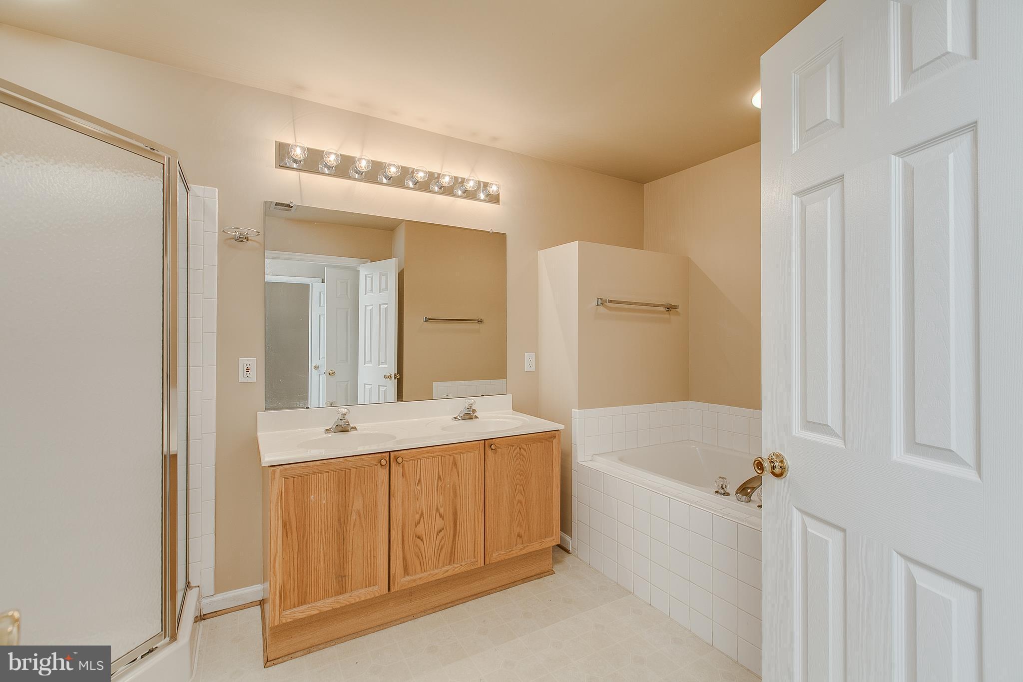 111 Eagles Ridge Smithsburg, MD 21783 - Photo 24 of 30 Bath (Master)