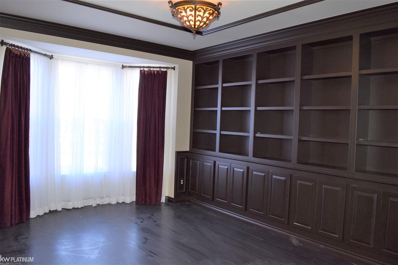 2761 Eastern Avenue Rochester Hills, MI 48307 - Photo 18 of 36