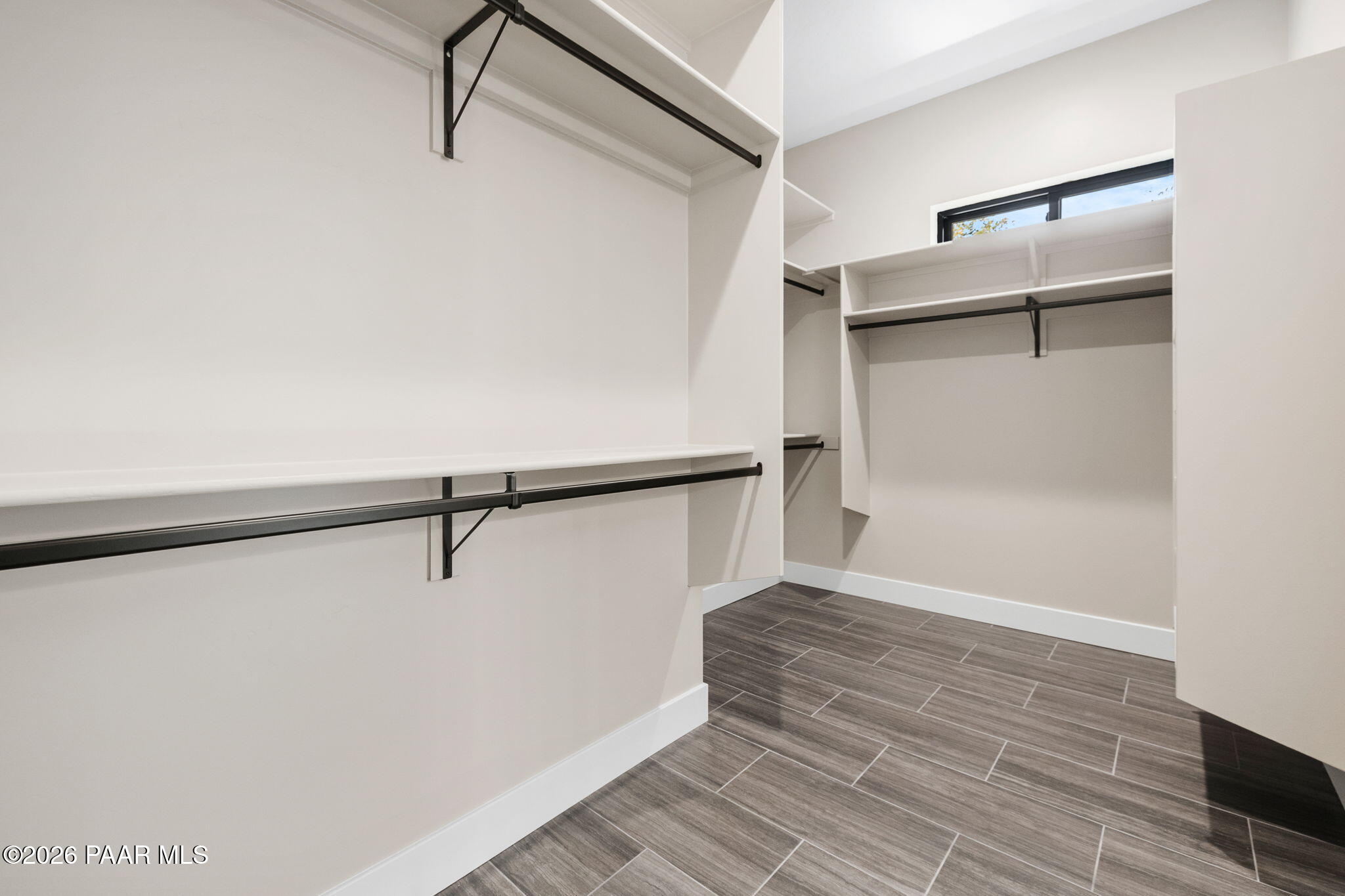 9529 North Bridle Ridge Road Prescott, AZ 86305 - Photo 34 of 43 33-Primary Closet