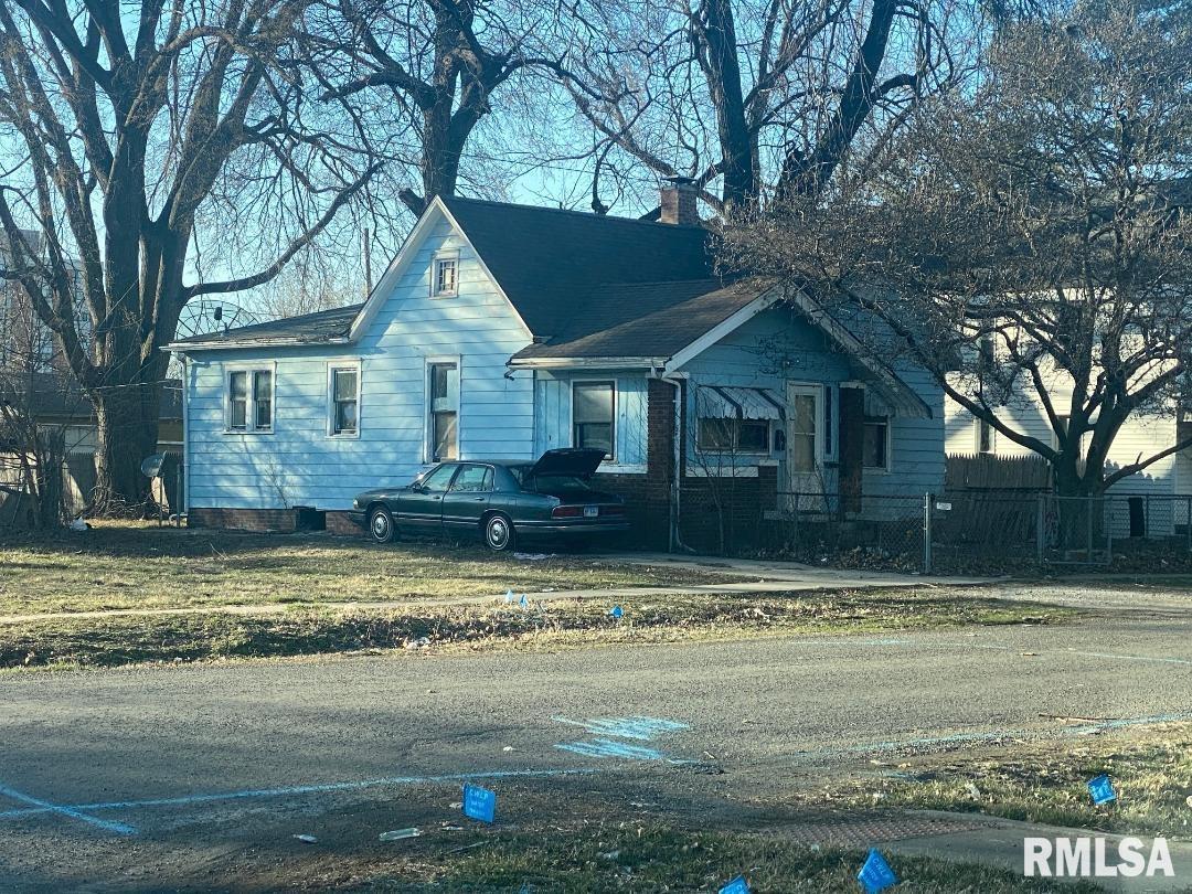 1113 North 10th Street Springfield, IL 62702 - Photo 2 of 3