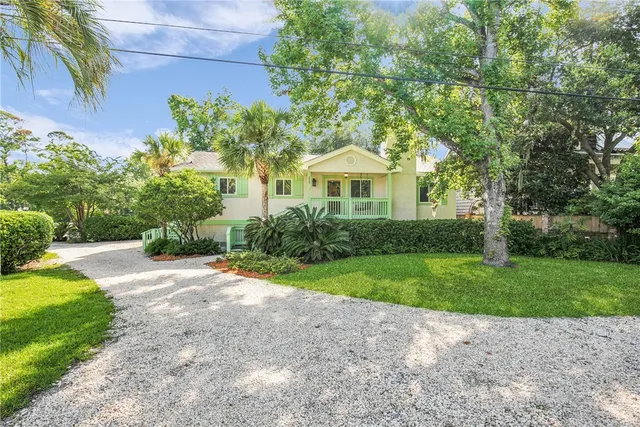 $829,000 | 213 Magnolia Avenue, St. Simons Island, GA 31522