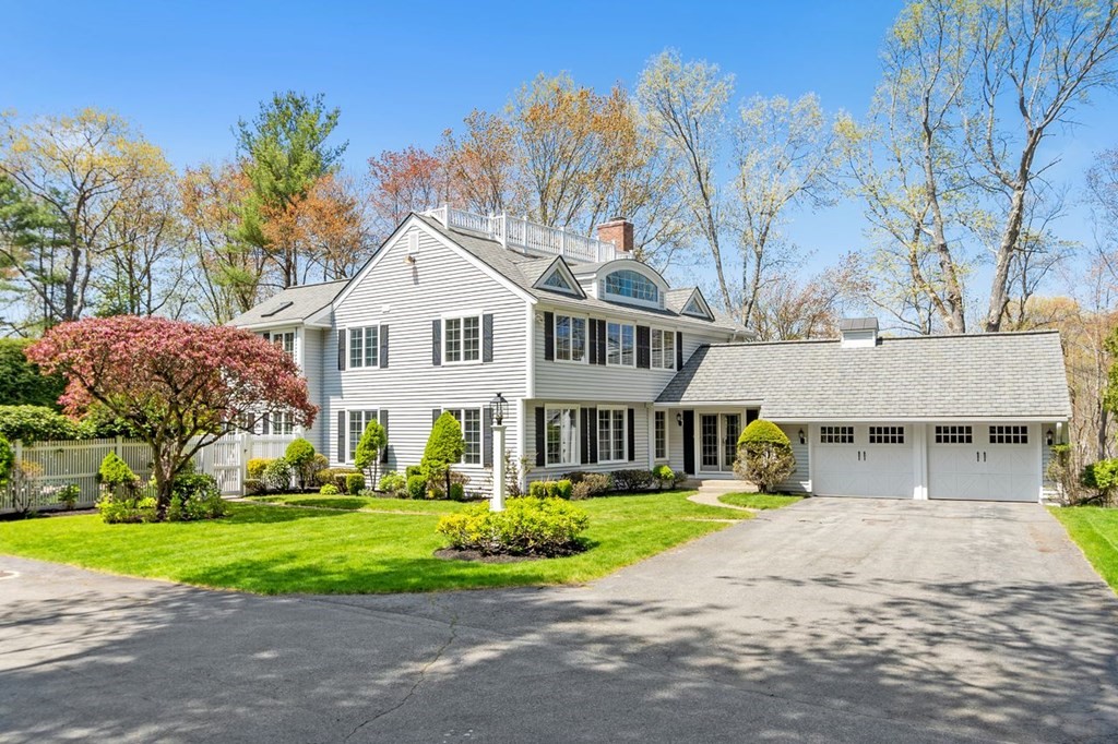 23 Pillings Pond Road Lynnfield, MA 01940 - Photo 1 of 36 Gallery Image 1