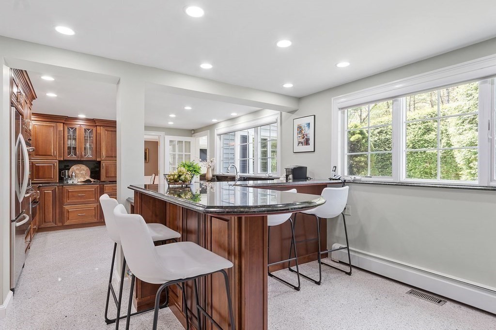 23 Pillings Pond Road Lynnfield, MA 01940 - Photo 8 of 36 Gallery Image 8