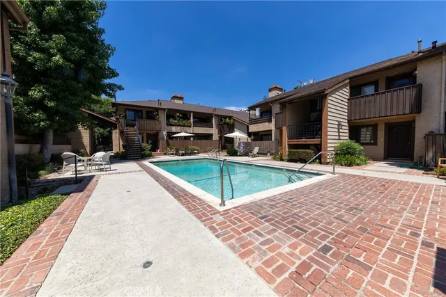 $490,000 | 7301 Balboa Boulevard, Unit 8, Van Nuys, CA 91406