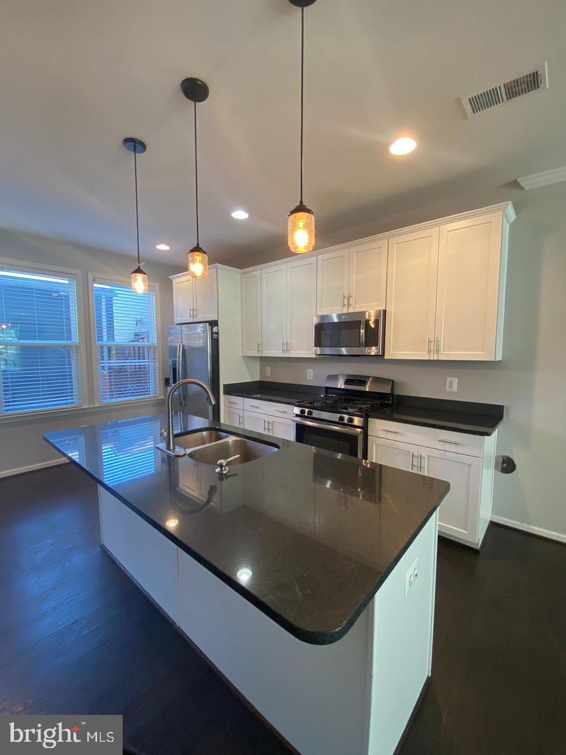 8929 Quarry Road Manassas, VA 20110 - Photo 5 of 25