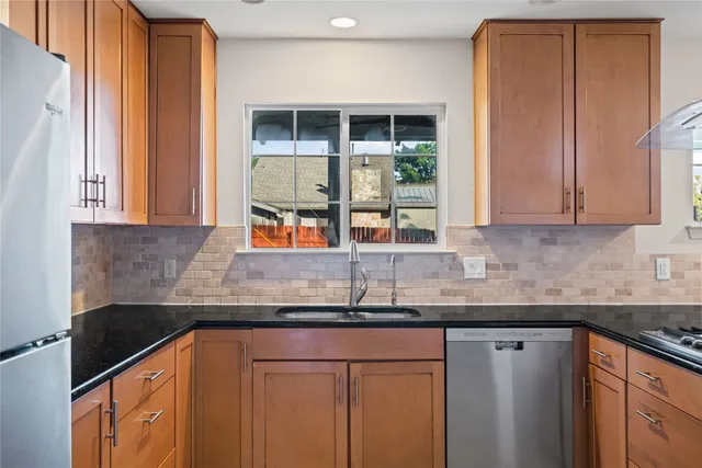 $2,400 | 1801 Broken Shoe Cove, Round Rock, TX 78681