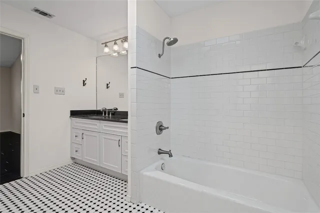 $2,400 | 1801 Broken Shoe Cove, Round Rock, TX 78681