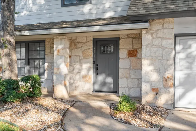 $2,400 | 1801 Broken Shoe Cove, Round Rock, TX 78681
