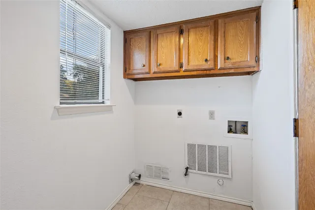 $2,400 | 1801 Broken Shoe Cove, Round Rock, TX 78681