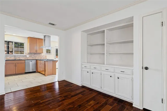 $2,400 | 1801 Broken Shoe Cove, Round Rock, TX 78681