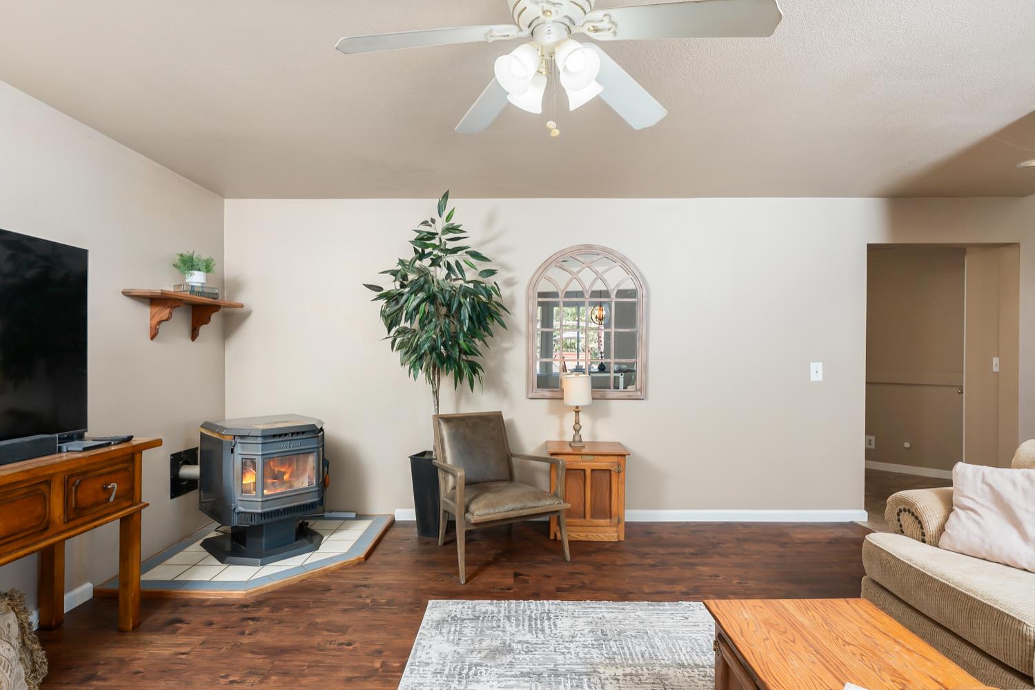 3472 See View Court Rescue, CA 95672 - Photo 24 of 56 a living room with furniture and a flat screen tv