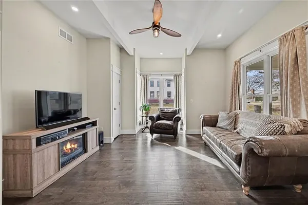 $349,900 | 401 South Clay Street, Gallatin, MO 64640