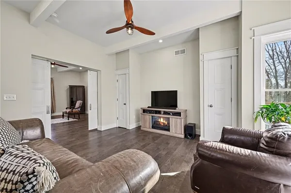 $349,900 | 401 South Clay Street, Gallatin, MO 64640