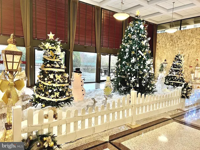 $295,000 | 5501 Seminary Road, Unit 913S, Falls Church, VA 22041