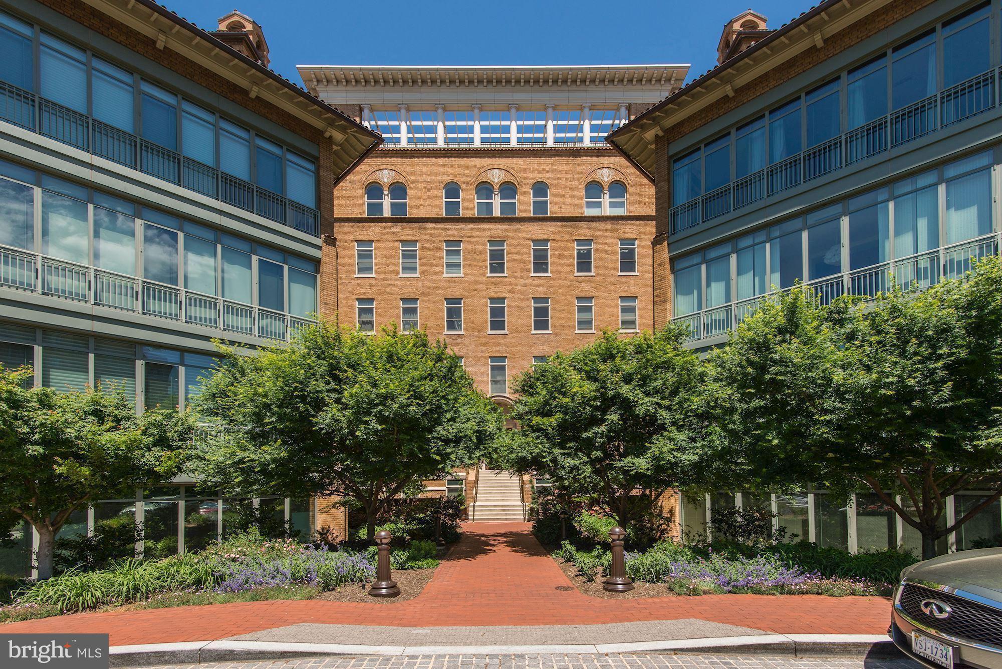2425 L Street Northwest, Unit 422 Washington, DC 20037 - Photo 1 of 43