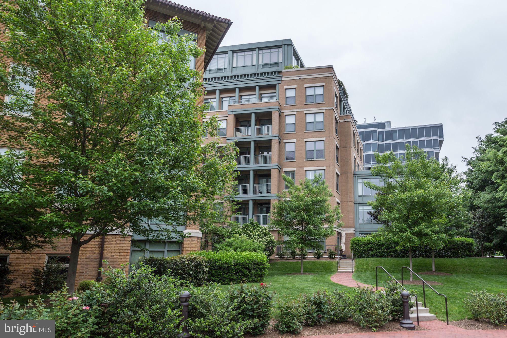 2425 L Street Northwest, Unit 422 Washington, DC 20037 - Photo 3 of 43