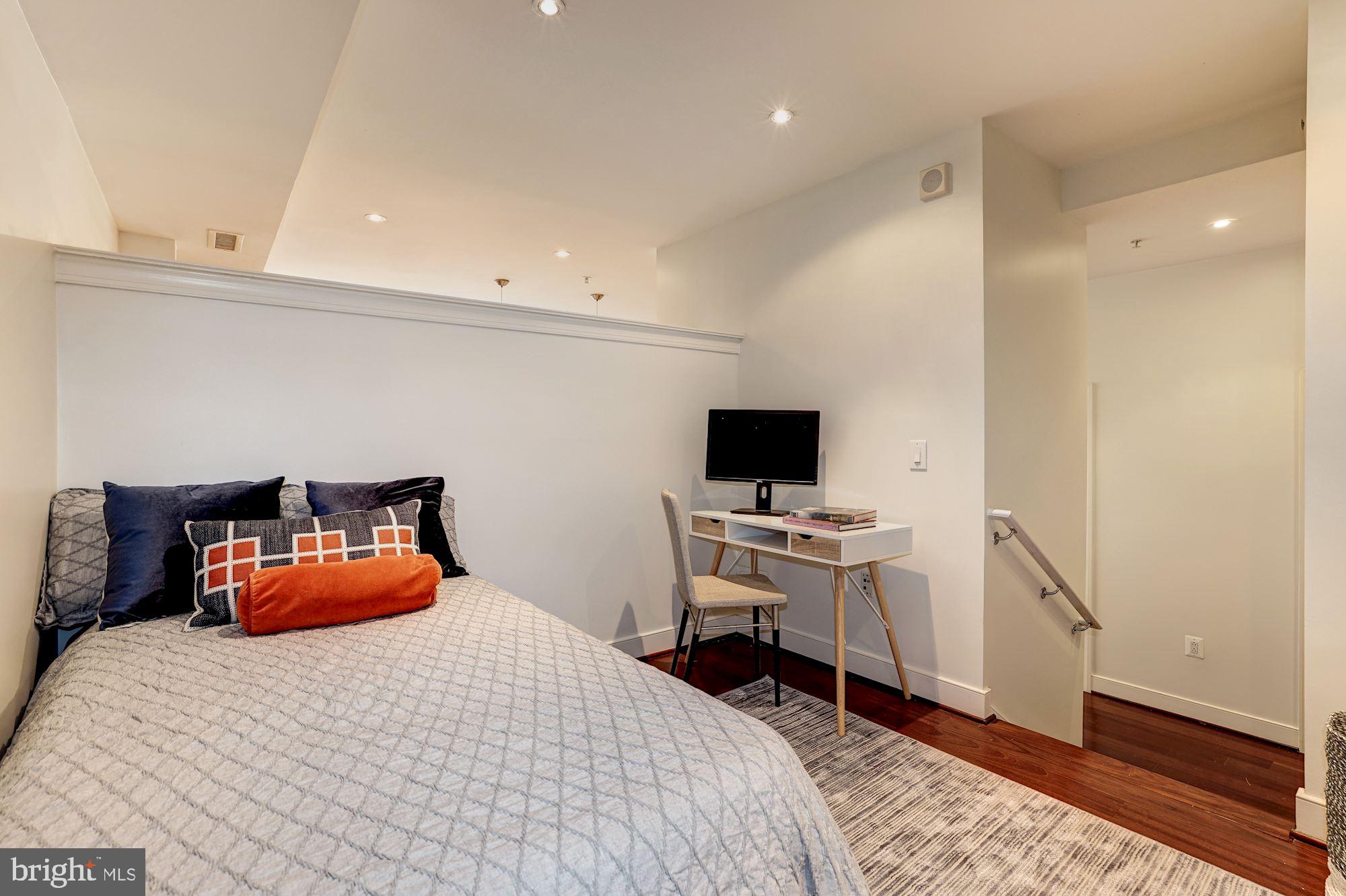 2425 L Street Northwest, Unit 422 Washington, DC 20037 - Photo 23 of 43