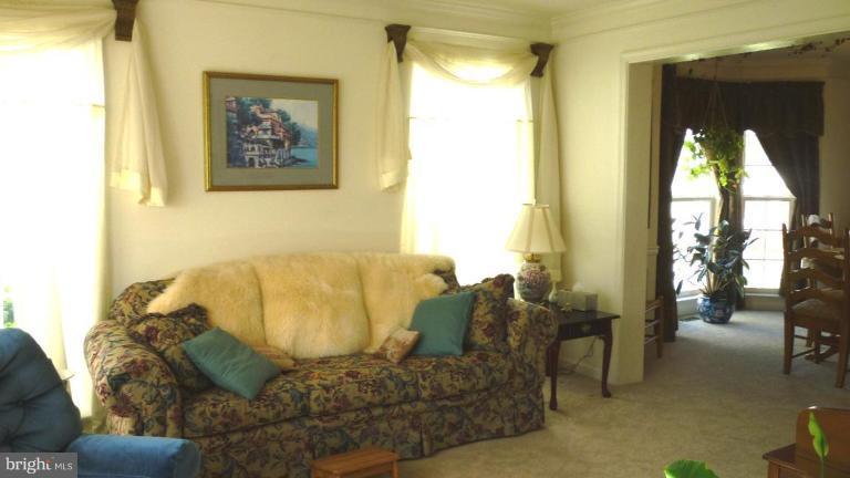 8120 Alan Tree Road Rosedale, MD 21237 - Photo 14 of 30 Living Room