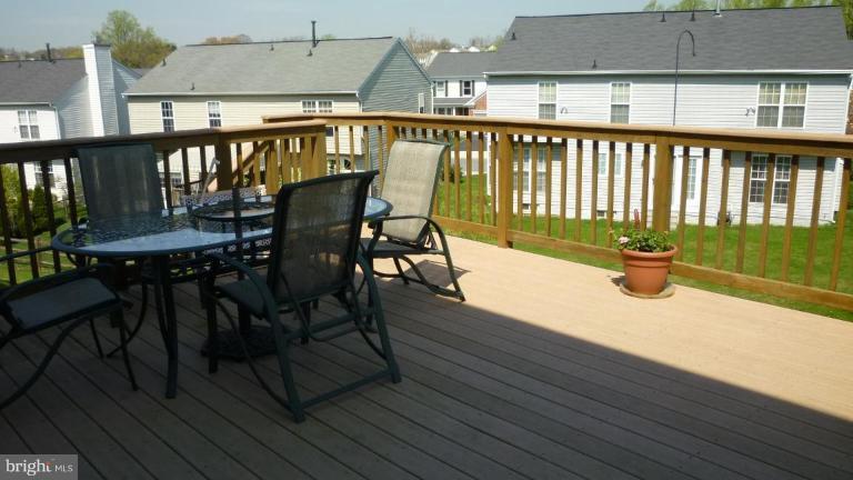 8120 Alan Tree Road Rosedale, MD 21237 - Photo 8 of 30 16 X 19 Trex Deck