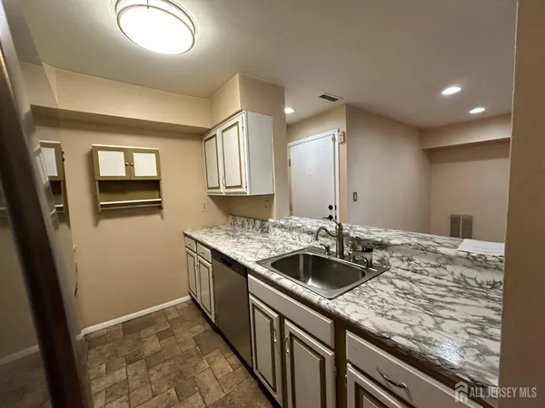 $2,350 | 1006 Aspen Drive, Plainsboro, NJ 08536