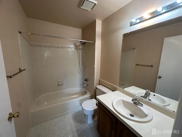 $2,350 | 1006 Aspen Drive, Plainsboro, NJ 08536