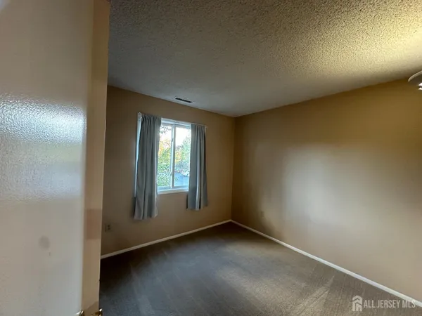 $2,350 | 1006 Aspen Drive, Plainsboro, NJ 08536