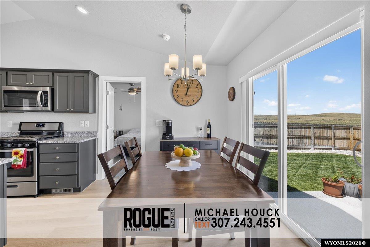 6946 Rogue River Road Casper, WY 82604 - Photo 9 of 38